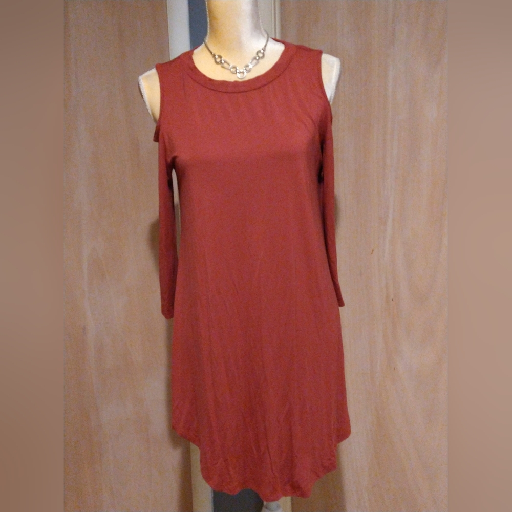 Superline Cold-shoulder Casual Dress